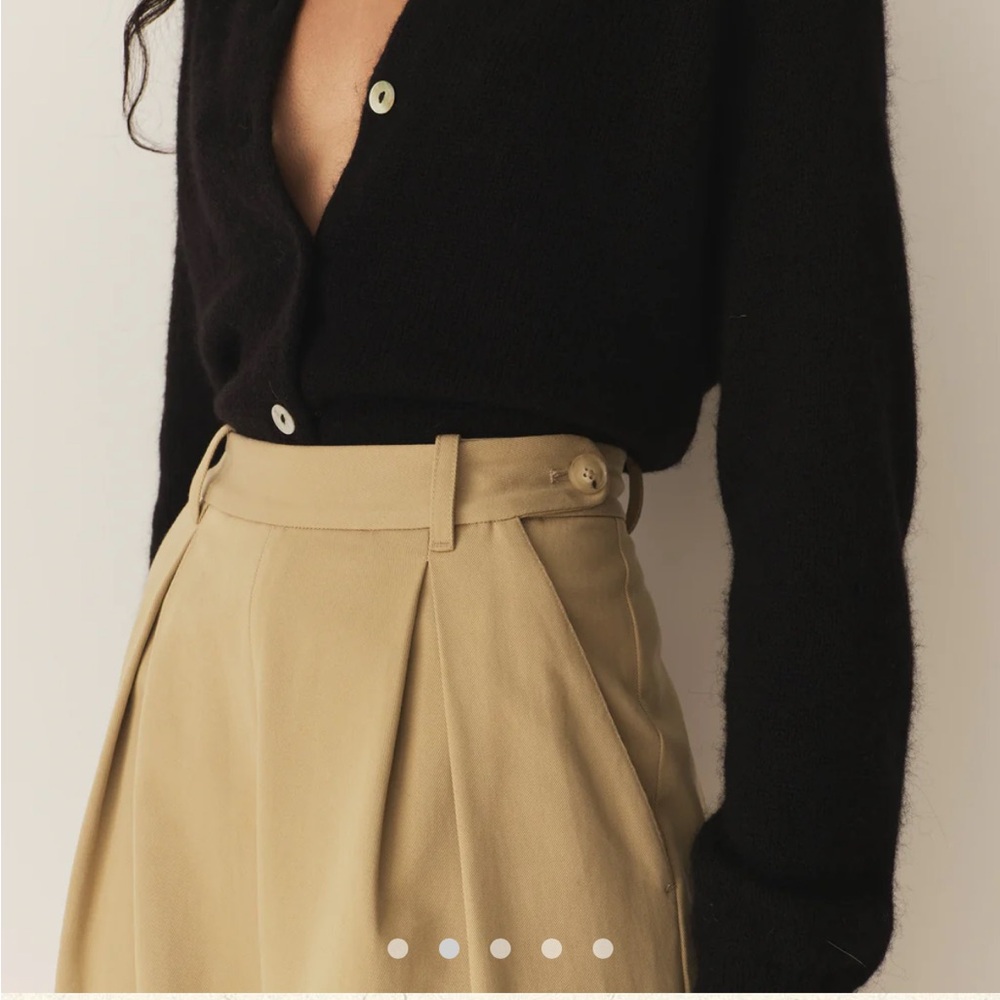Doen Hilaire Wide-Leg High-Waist Pants in Khaki (Stone) - Picture 2 of 8